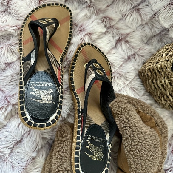 AUTHENTIC BURBERRY SANDALS price for one item only $200for both - Picture 11 of 11